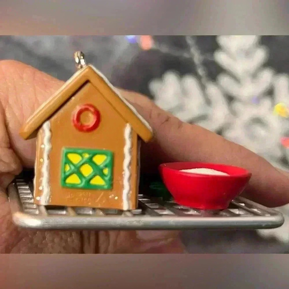 Hallmark Keepsake NIB 2011 Season’s Treatings #3 In Series Christmas Ornament - Picture 8 of 9